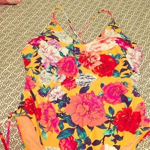 XL one piece floral swimsuit new w/o tag